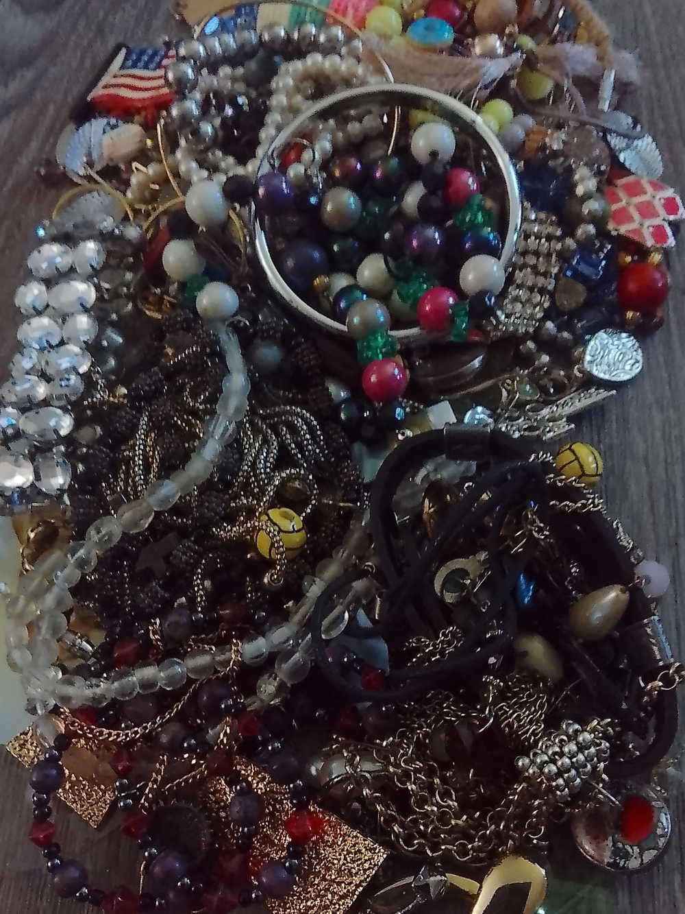 Mixed Craft Jewelry Lot 1 ( 2.5 lb.) - Picture 4 of 6